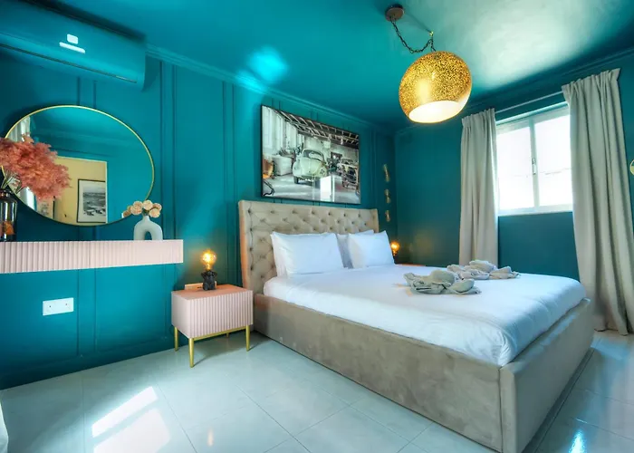 Beautiful Penthouse, Sun Terrace, Jacuzzi Goslm-8 아파트 *