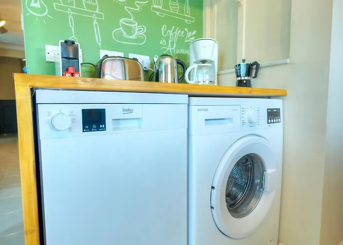 Beautiful Penthouse, Sun Terrace, Jacuzzi Goslm-8 아파트 슬리에마