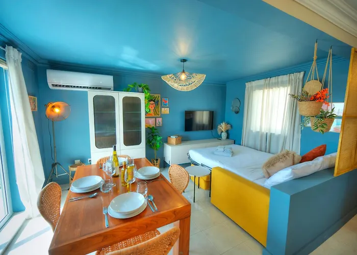 Beautiful Penthouse, Sun Terrace, Jacuzzi Goslm-8 아파트 *