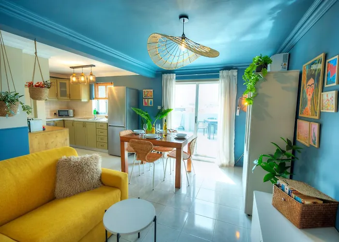 Beautiful Penthouse, Sun Terrace, Jacuzzi Goslm-8 아파트