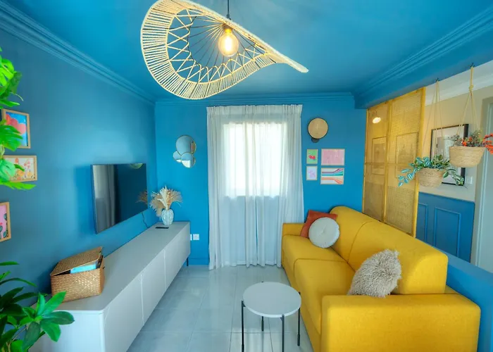 Beautiful Penthouse, Sun Terrace, Jacuzzi Goslm-8 아파트 *