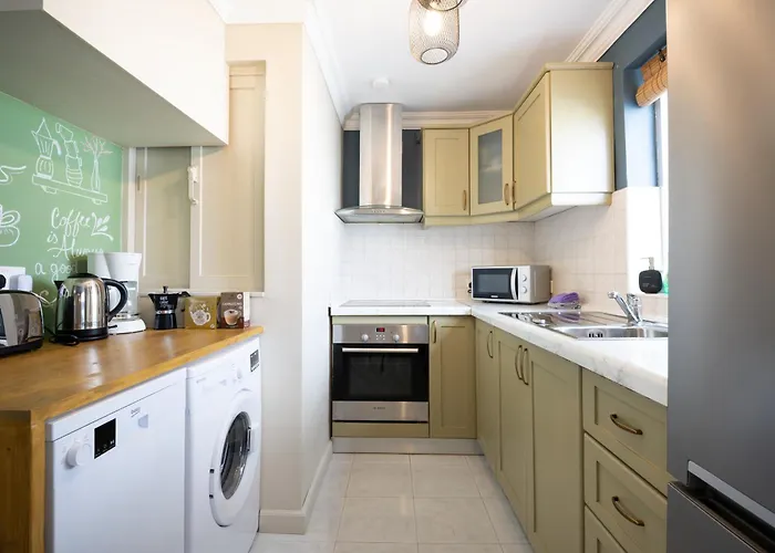 Beautiful Penthouse, Sun Terrace, Jacuzzi Goslm-8 아파트 *